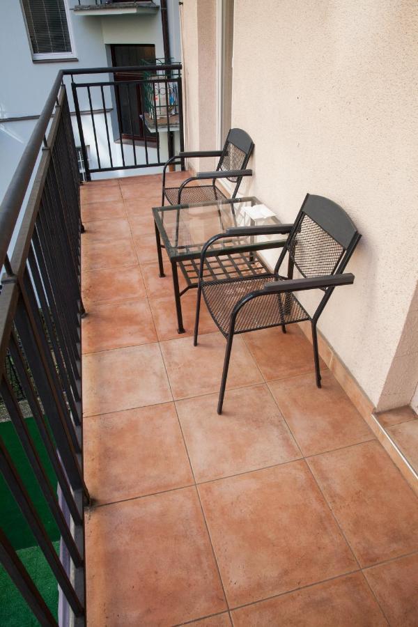 2b Pechackova Family With Balcony By The River Appartamento *